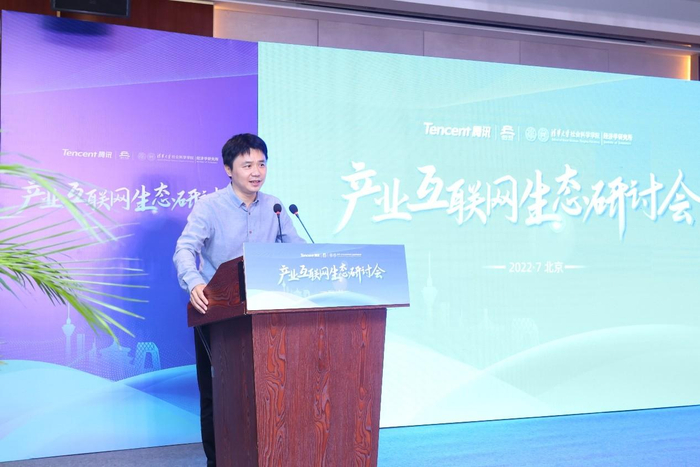 　　清华大学基础工业训练中心智能制造实验室主任朱峰