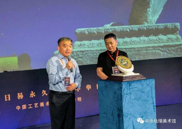 　　两位创作大师钟连盛和赵春明共谈创作感言