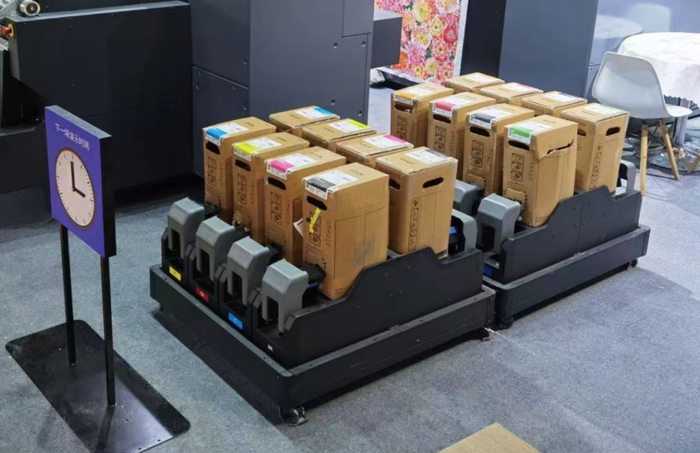 　　可动态更换的大容量墨水供应系统