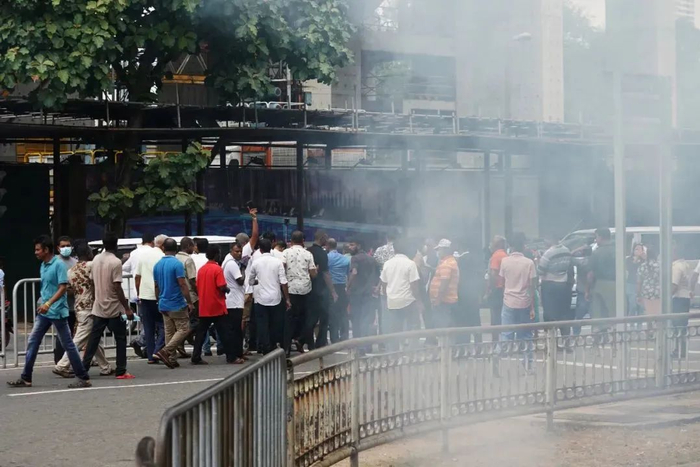 　　当地时间2022年7月6日，斯里兰卡科伦坡，斯里兰卡最大反对党 Samagi Jana Balawegaya组织抗议游行。（图|视觉中国）