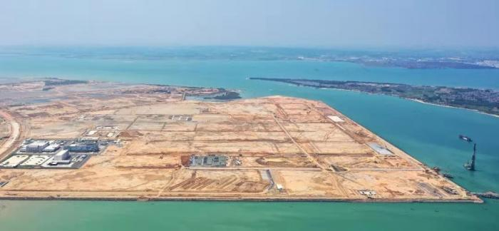 （正在建设中的巴斯夫湛江一体化基地 图片来源：湛江发布）