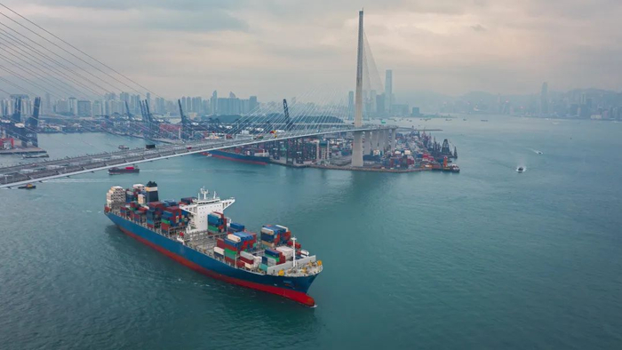 以人民币计，我国今年上半年进出口总额达到 19.8 万亿元，在去年同期高基数基础上增长 9.4%