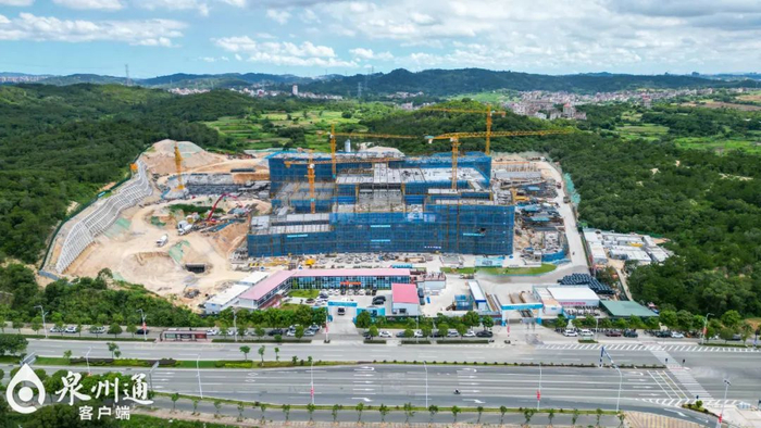 在建的县医院分院新址（林劲峰 摄）