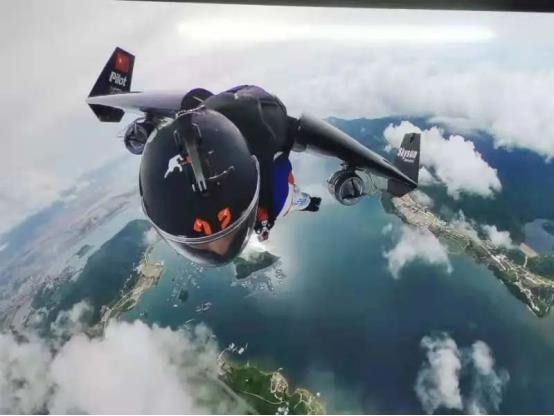 　　盛广强涡喷飞翼