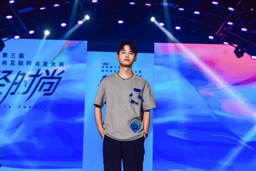 　　轻时尚模特走秀5