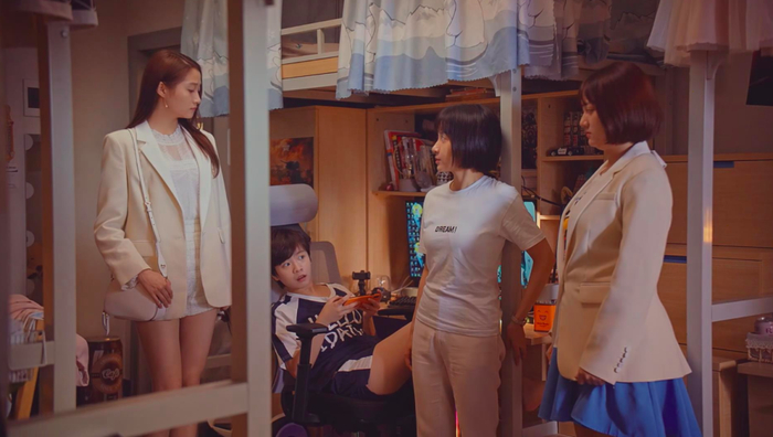 《二十不惑》剧照