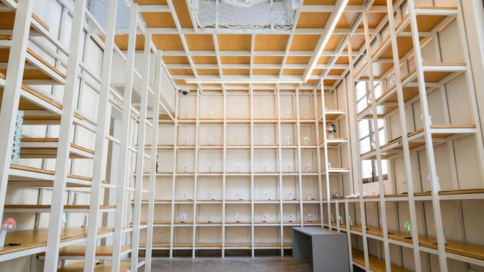 马新宇《乌镇河中的倒影里，吹起一阵阵想象的风》。  主办方供图