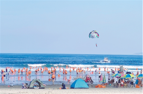 △ 台山滨海旅游人气旺，川岛成游客首选。川岛镇供图