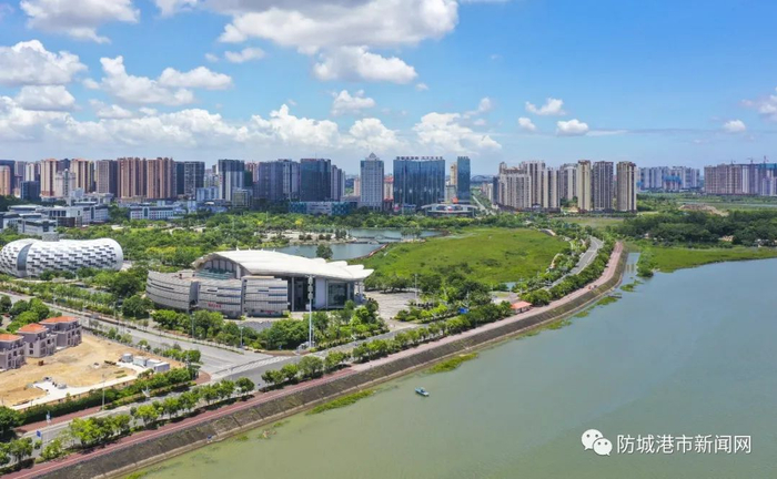 碧海蓝天生态港城。防城港日报全媒体记者 刘 华 摄