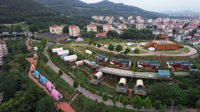 　　图为塔山集团开发建设的“房车小镇”。