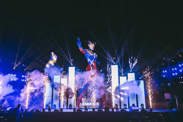 　　奥特曼电音广场融合炫酷元素激发无感活力