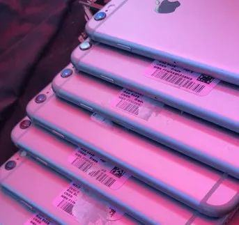 谁能想到，直到现在，苹果6s也不愁卖-受访人供图