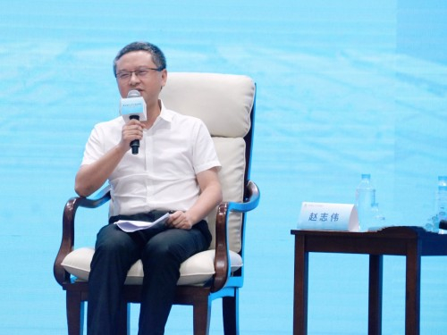 　　科大讯飞高级副总裁、讯飞医疗副董事长赵志伟参与高峰对话圆桌讨论,分享讯飞经验