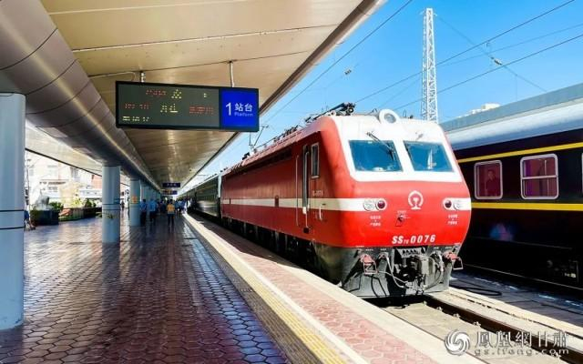 7504/3次“富民号”慢火车 徐凌波 摄