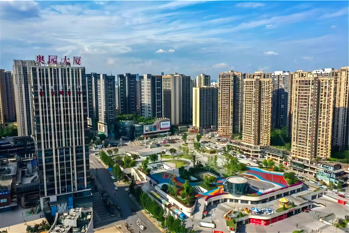 盘龙中央广场（九龙坡区商务委供图）