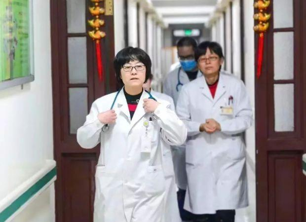 北京协和医院老年医学科主任刘晓红（左一）。受访者供图