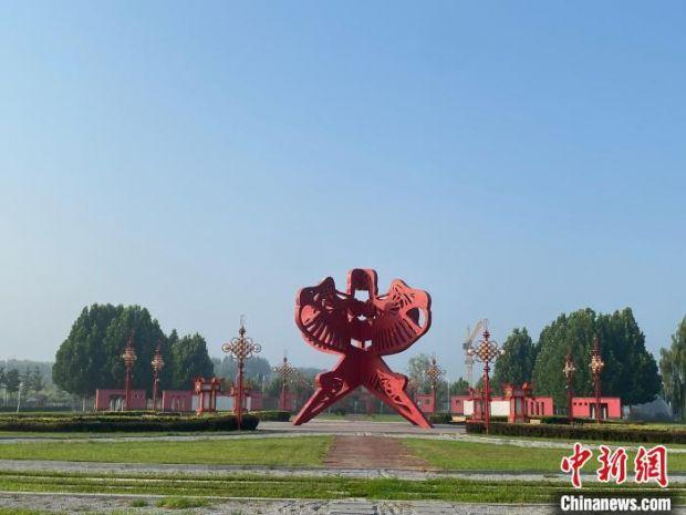 第什里风筝小镇风筝广场。　李玉素　摄