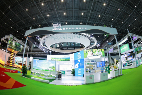 　　第二届消博会雀巢惠氏营养品展台