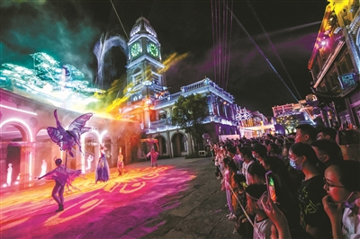     应梦里景区街区秀