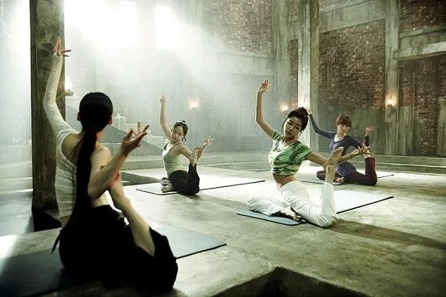 《瑜伽学院》剧照
