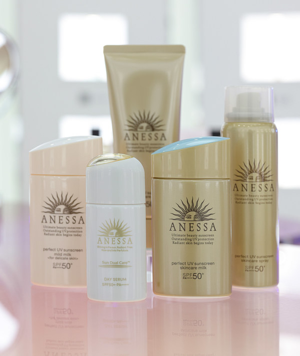 　　安热沙明星产品现身消博会现场