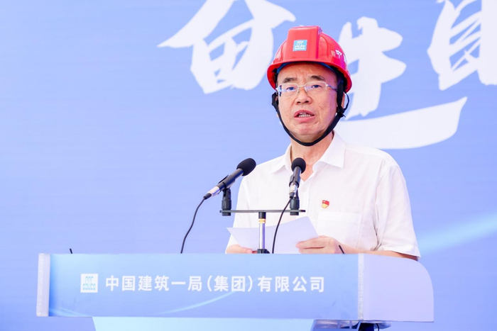 海南省人大常委会副主任、省总工会主席陆志远作总结讲话。