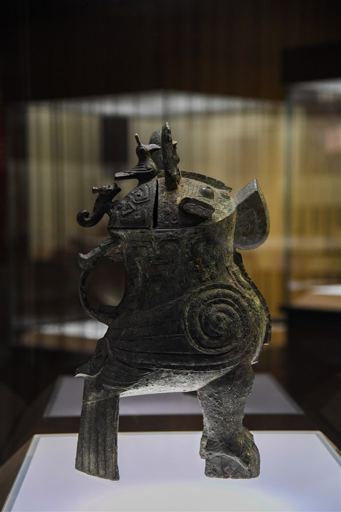 商代晚期妇好鸮尊