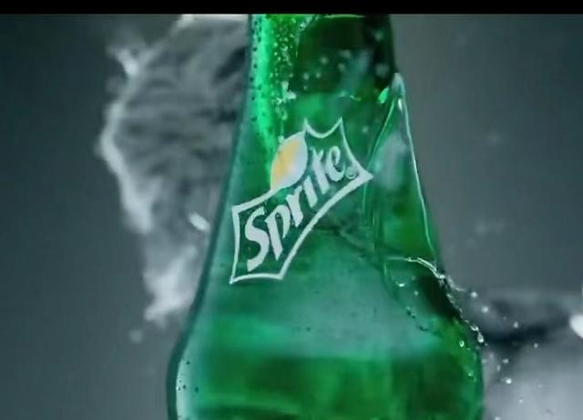 2016年的外包装和新标识字体。  图片来源：视频截屏