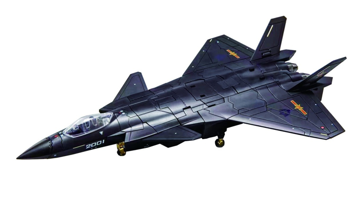 “歼-20”黑闪黑金限量版的变形（上）与原形（下）效果。