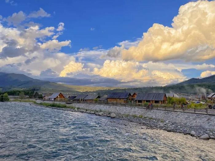 喀纳斯湖畔的禾木村 / 受访者供图