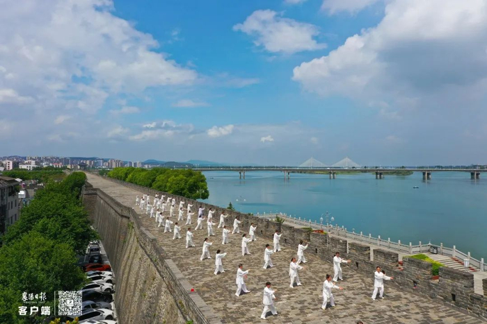 全媒体记者王虎 李旭晖 摄