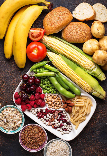 ▲苏莫托建议，人们在购买包装食品时，记得检查成分表&nbsp;图据：图虫创意