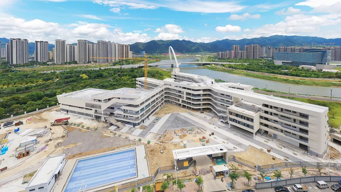 图 | 肇庆鼎湖华侨城纯水岸小学已全面进入室内装修及绿化阶段 西江日报记者 何尧镔 摄