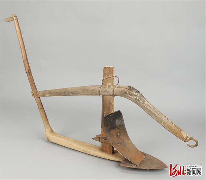 中国传统农具曲辕犁。 陈旭霞供图