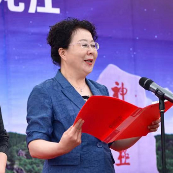 加格达奇区政协主席郭章琴致欢迎词