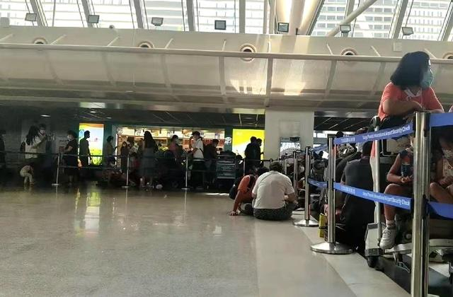 8月6日上午的三亚机场。图源受访者