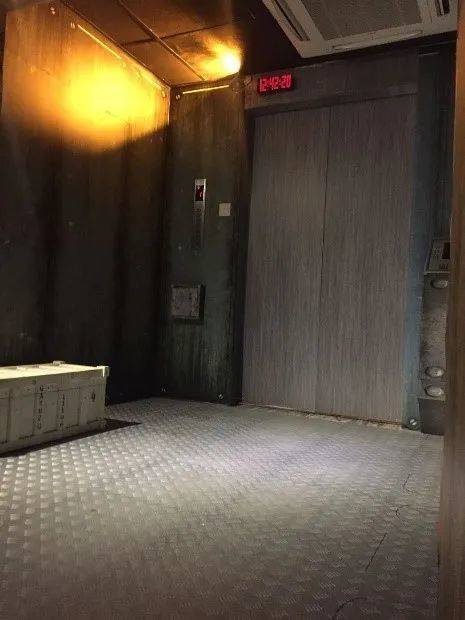 完全封闭的密室空间