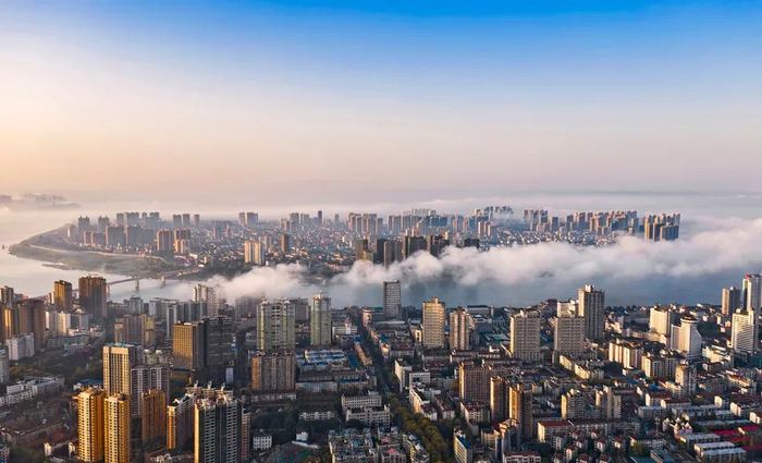 俯瞰常德江北、江南城区，航拍城市全景。
