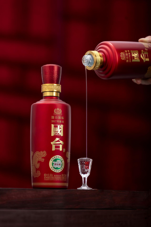 箱付未開栓 貴州飛天酒・封壇30年・1500ml・茅台鎮陳年酒廠・2012年 