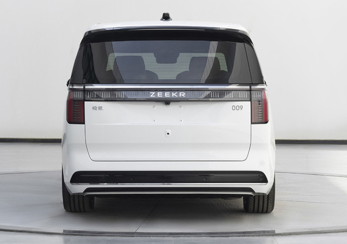 图源：极氪