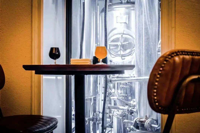 小回酿造的设备间  受访者供图 