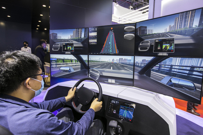 ↑自动驾驶系统体验。图据IC photo