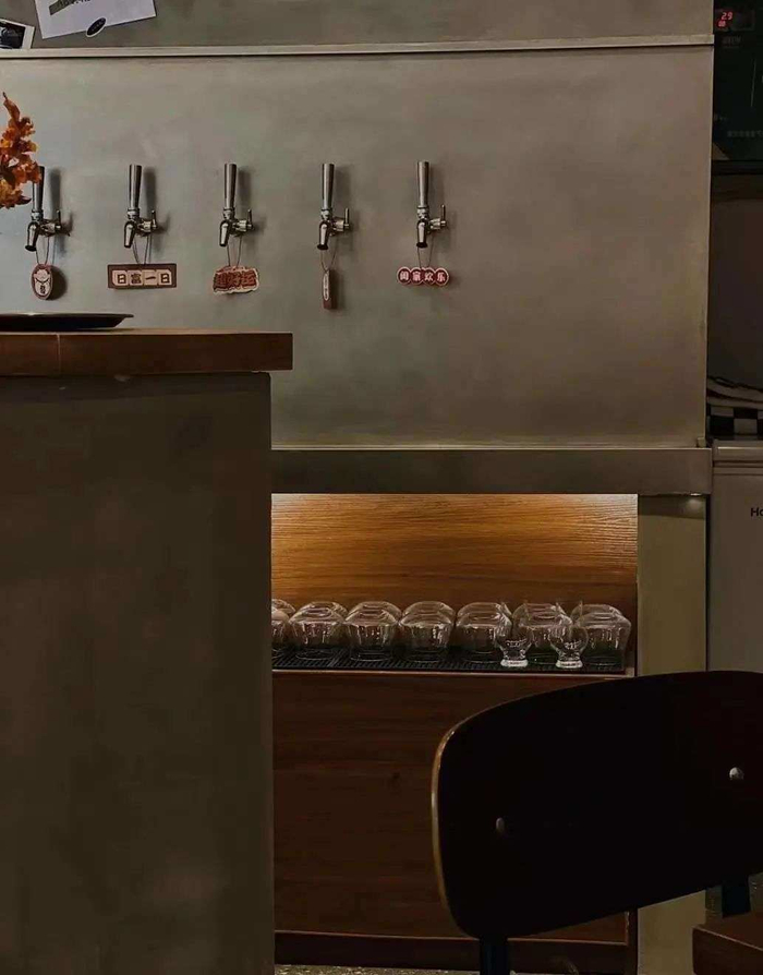 BACK FUTURE的酒头  受访者供图 