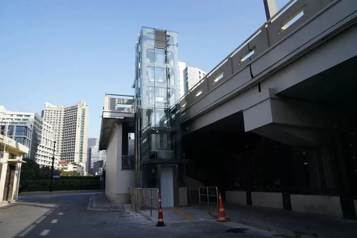 恒丰路桥加装了电梯