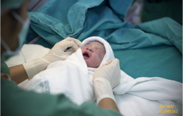 　　胎盘低置危险多，准妈妈需定期监测