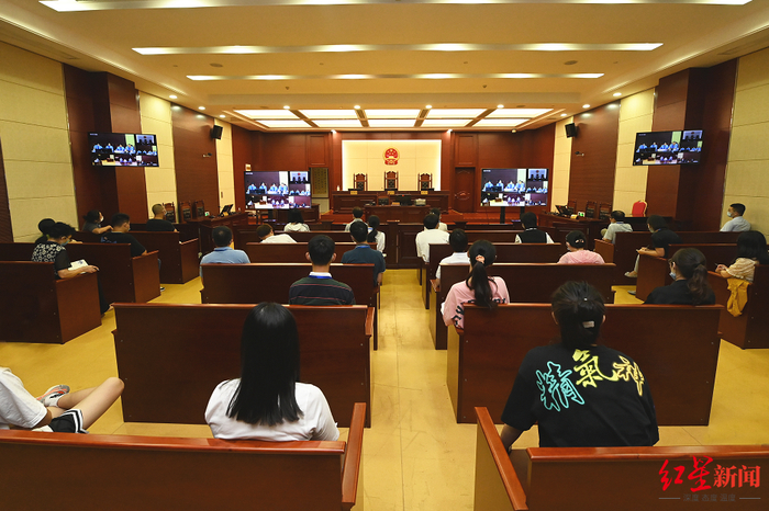 　↑劳荣枝案在江西省高级人民法院二审开庭 图据江西高院