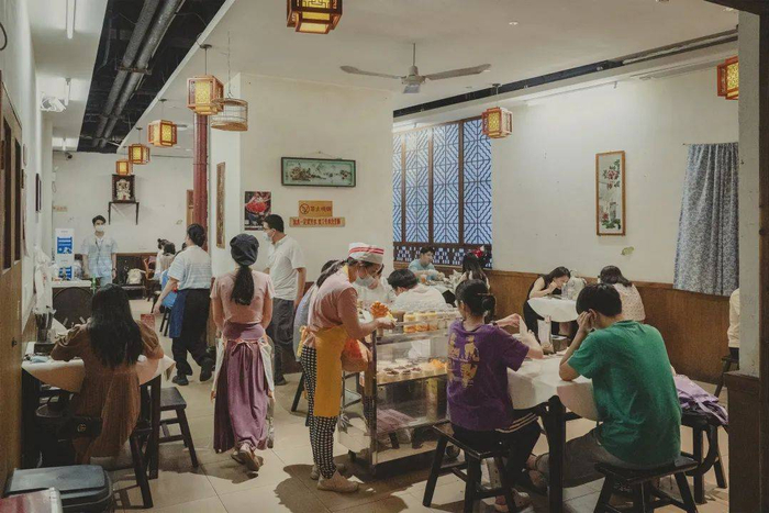 　　城市文和友希望能够把城市里的人情味装进去，让这里成为能给人带来快乐的地方