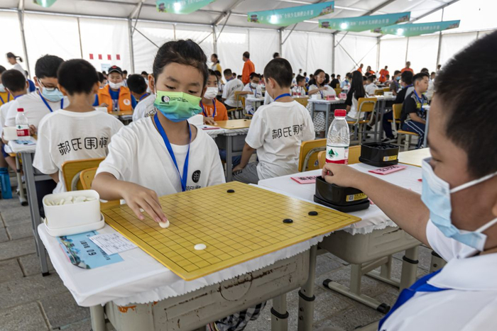 少儿围棋公开赛现场。罗大庆摄
