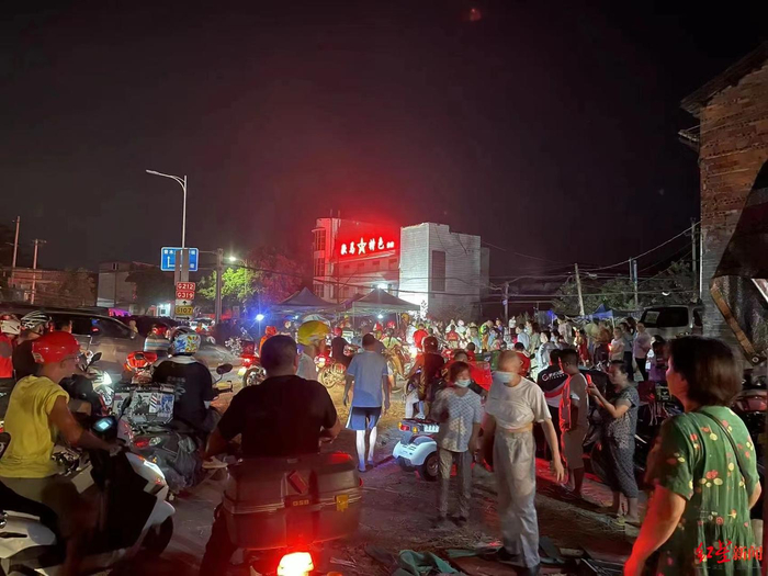 ↑北碚区歇马街道物资集结点。受访者供图