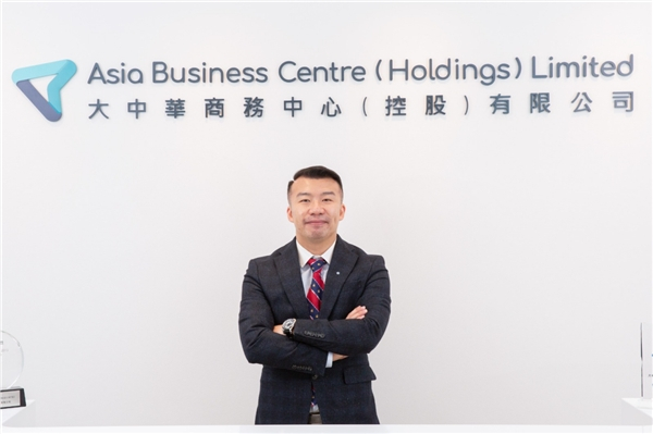 　　图注:AsiaBC创始人Raymond K.W. WONG